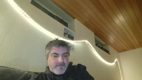 Snapshot of teeforyou chatting on March 9, 3:23 am Peter online show from March 9, 3:23 am