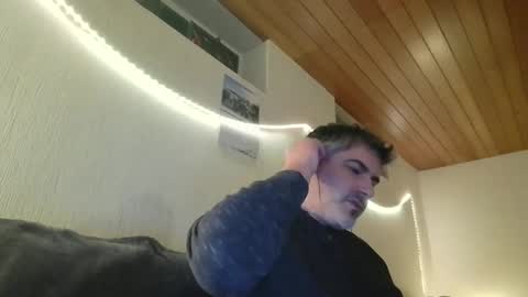 Snapshot of teeforyou chatting on February 18, 5:09 am Peter online show from February 18, 5:09 am
