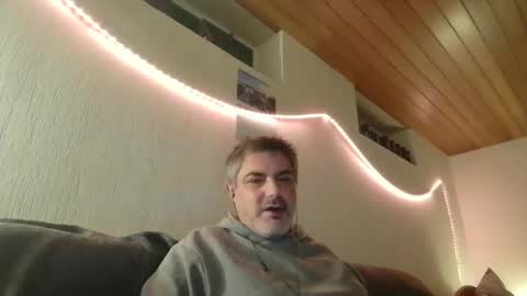 Snapshot of teeforyou chatting on February 5, 5:09 am Peter online show from February 5, 5:09 am