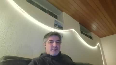 Snapshot of teeforyou chatting on March 5, 5:07 am Peter online show from March 5, 5:07 am