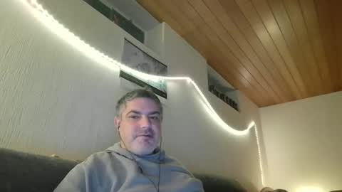 Snapshot of teeforyou chatting on January 19, 4:01 am Peter online show from January 19, 4:01 am