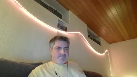Snapshot of teeforyou chatting on February 2, 5:21 am Peter online show from February 2, 5:21 am