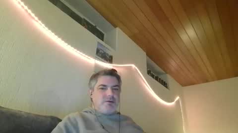Snapshot of teeforyou chatting on February 8, 1:22 am Peter online show from February 8, 1:22 am