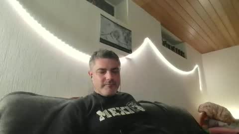Snapshot of teeforyou chatting on December 10, 2:24 am Peter online show from December 10, 2:24 am