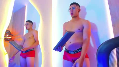 thaddeus king online show from December 7, 9:55 pm