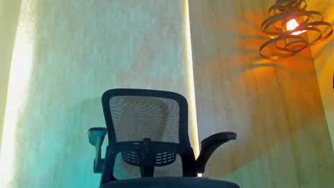 thaddeus king online show from December 18, 11:30 pm