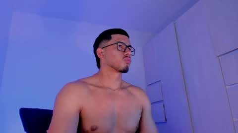 thadeo_king online show from April 2, 11:23 pm