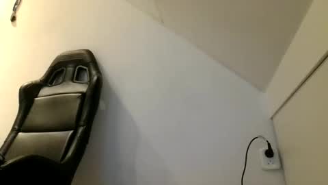 Dennis online show from December 17, 9:10 pm