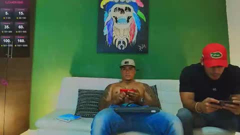 SCOTT  THEO  KAMERON  GENDERSON online show from October 31, 2:57 am