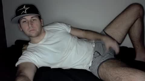 Snapshot of theetwohander chatting on December 19, 2:23 am Theetwohander online show from December 19, 2:23 am