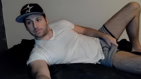 Snapshot of theetwohander chatting on January 25, 2:47 am Theetwohander online show from January 25, 2:47 am