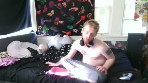 fuzzyfox online show from September 26, 10:40 pm