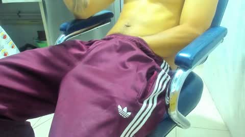 thehousedog online show from December 17, 2:33 am