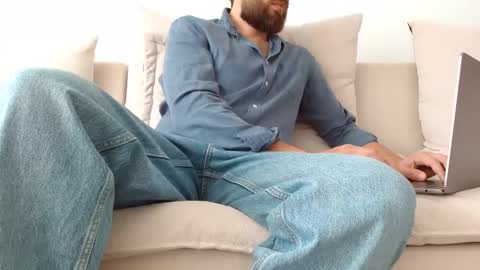 TheMonarchGoat online show from October 21, 6:05 am