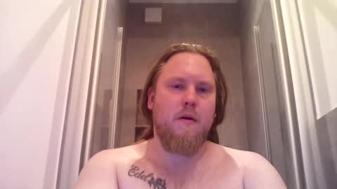 thenewdude1992 online show from April 5, 8:27 pm