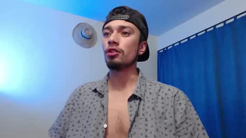 Theo online show from November 18, 6:55 pm