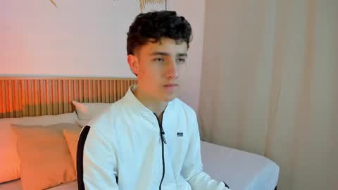  THEO- MATEO  online show from December 12, 11:18 am