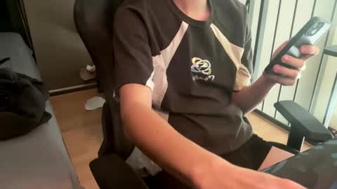 theothede19cm online show from November 3, 9:02 am