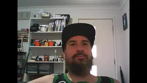 Snapshot of theozbeardguy chatting on January 18, 1:56 am aussiebeard online show from January 18, 1:56 am