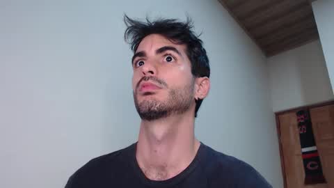 Santiago Enrique online show from February 18, 3:37 am