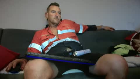 Snapshot of therealkurva4u chatting on January 5, 10:50 pm therealkurva4u online show from January 5, 10:50 pm