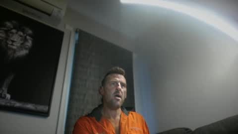 Snapshot of therealkurva4u chatting on December 11, 7:10 pm therealkurva4u online show from December 11, 7:10 pm