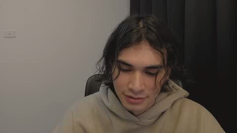 thiaan__ online show from February 20, 1:25 am