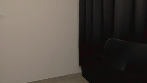 thiaan__ online show from February 12, 1:41 am