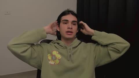 thiaan__ online show from February 15, 10:54 pm