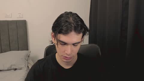 thiaan__ online show from December 17, 2:23 am