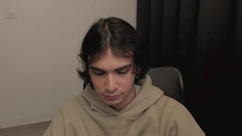 thiaan__ online show from February 13, 2:01 am