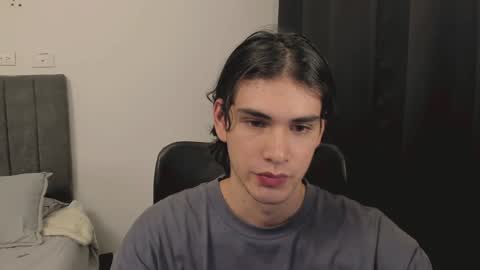 thiaan__ online show from December 24, 10:06 pm