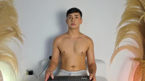 Snapshot of thiago_connor21 chatting on October 13, 6:14 pm Thiago online show from October 13, 6:14 pm