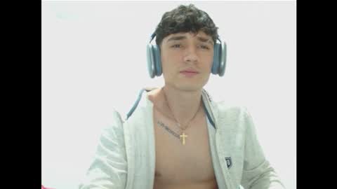 Snapshot of thiago_deseo69 chatting on September 19, 12:02 am thiago_deseo69 online show from September 19, 12:02 am