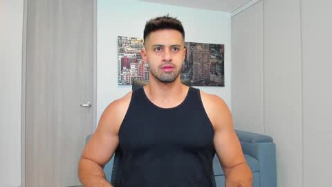 Snapshot of thiago_driussi chatting on January 15, 1:02 am thiago_driussi online show from January 15, 1:02 am