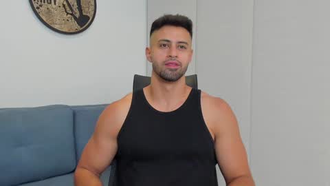 Snapshot of thiago_driussi chatting on December 3, 12:33 am thiago_driussi online show from December 3, 12:33 am