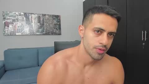 Snapshot of thiago_driussi chatting on September 26, 3:59 am thiago_driussi online show from September 26, 3:59 am