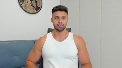 Snapshot of thiago_driussi chatting on December 15, 2:30 am thiago_driussi online show from December 15, 2:30 am
