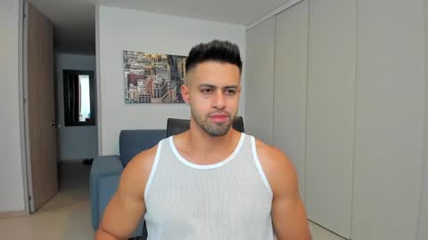 Snapshot of thiago_driussi chatting on February 4, 2:28 am thiago_driussi online show from February 4, 2:28 am