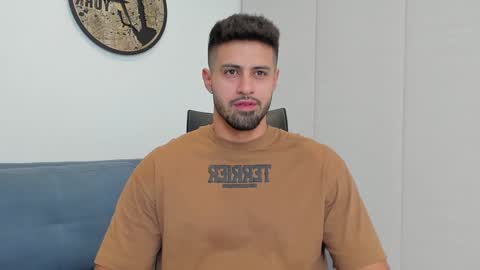 Snapshot of thiago_driussi chatting on December 10, 12:13 am thiago_driussi online show from December 10, 12:13 am