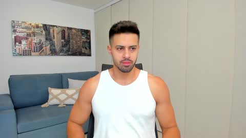 Snapshot of thiago_driussi chatting on January 29, 10:05 am thiago_driussi online show from January 29, 10:05 am