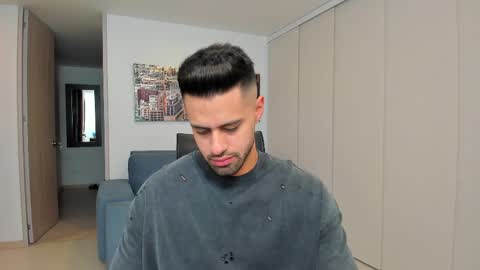 Snapshot of thiago_driussi chatting on February 12, 2:56 am thiago_driussi online show from February 12, 2:56 am
