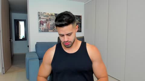 Snapshot of thiago_driussi chatting on January 26, 8:14 am thiago_driussi online show from January 26, 8:14 am