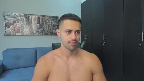 Snapshot of thiago_driussi chatting on September 17, 12:39 pm thiago_driussi online show from September 17, 12:39 pm