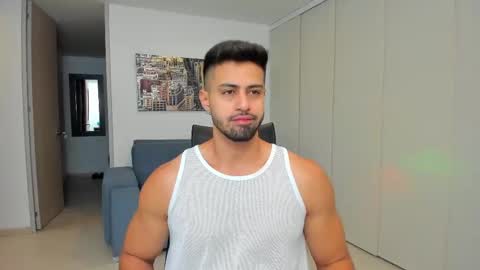 Snapshot of thiago_driussi chatting on March 12, 12:42 am thiago_driussi online show from March 12, 12:42 am