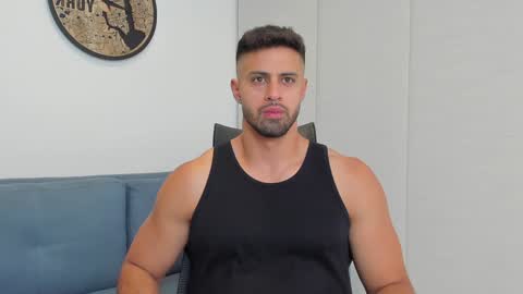Snapshot of thiago_driussi chatting on December 14, 2:01 am thiago_driussi online show from December 14, 2:01 am