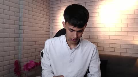 Snapshot of thiago_hard chatting on September 18, 2:46 am Thiago online show from September 18, 2:46 am