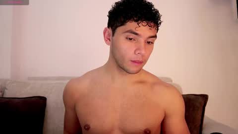 Just Thiago  online show from February 17, 2:37 pm