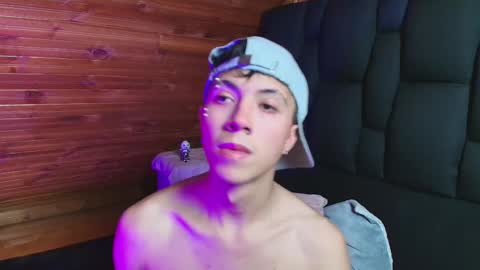 Snapshot of thiago_n_sam chatting on October 17, 6:56 pm thiago_n_sam online show from October 17, 6:56 pm