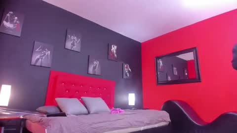 Thia Gomez online show from November 27, 12:20 pm